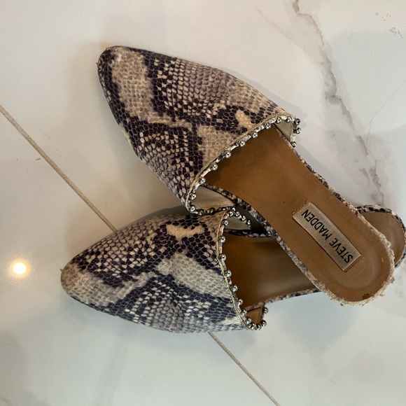 Steve Madden snakeskin mule with bead detail - Picture 1 of 3